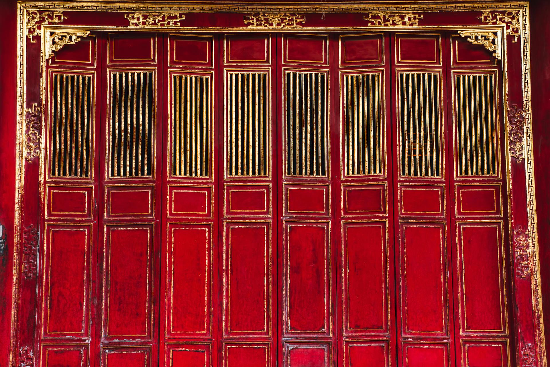 Capture the artistic beauty of Hue’s cultural gem